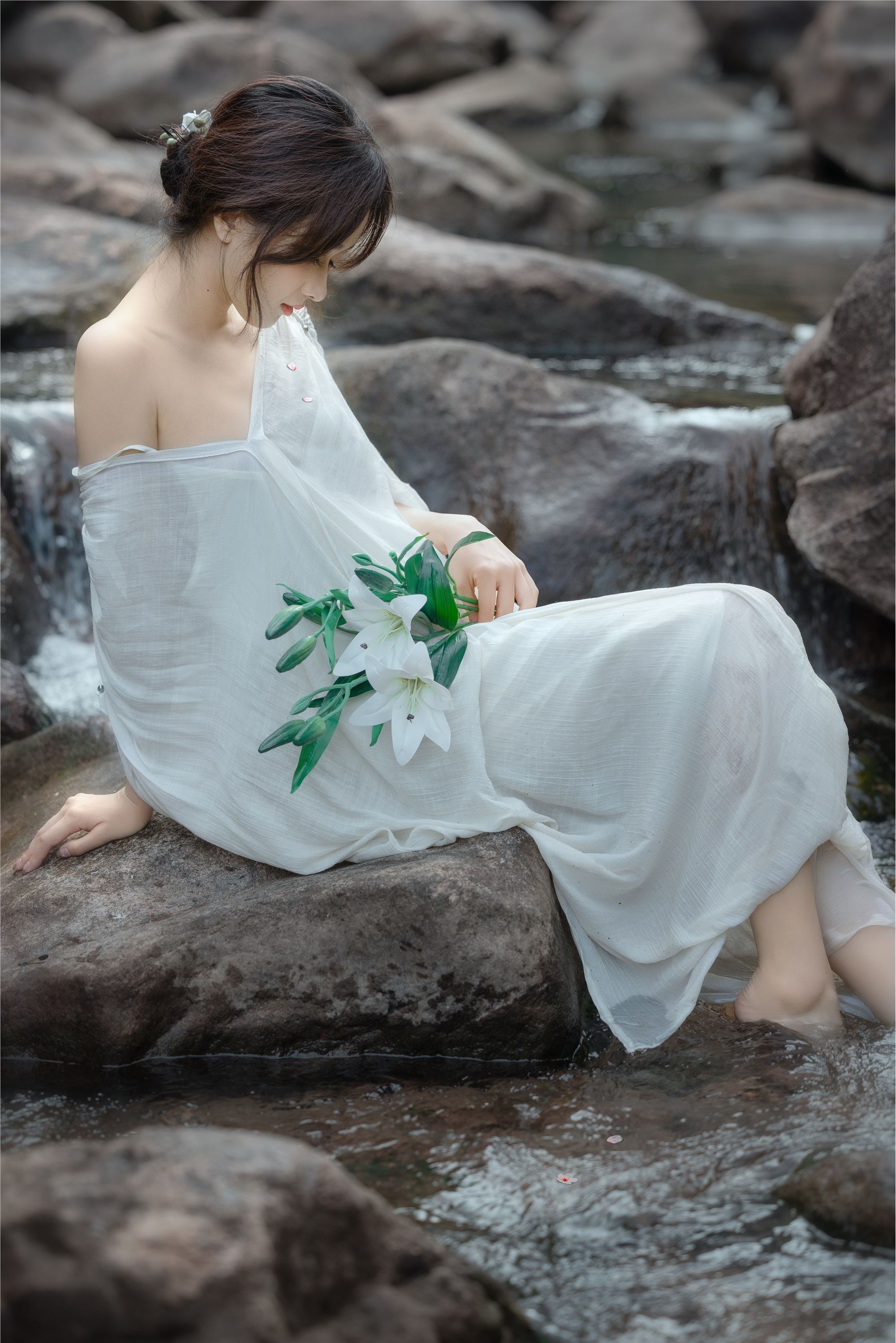 YITUYU艺图语 2025.01.02 溪边情思 大歪歪哥